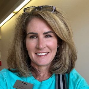 Meet your Posher, Lara